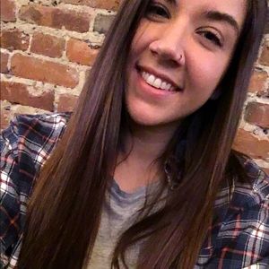 Meet your Posher, Alyssa